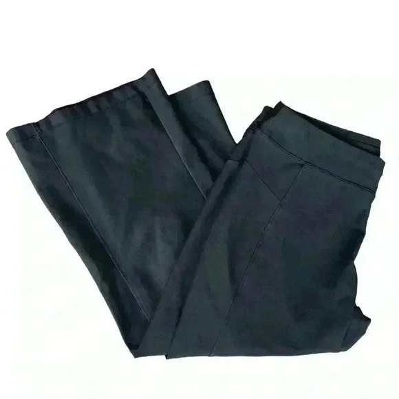 LL Bean Capri Leggings in Black Size Small EUC - Picture 1 of 8